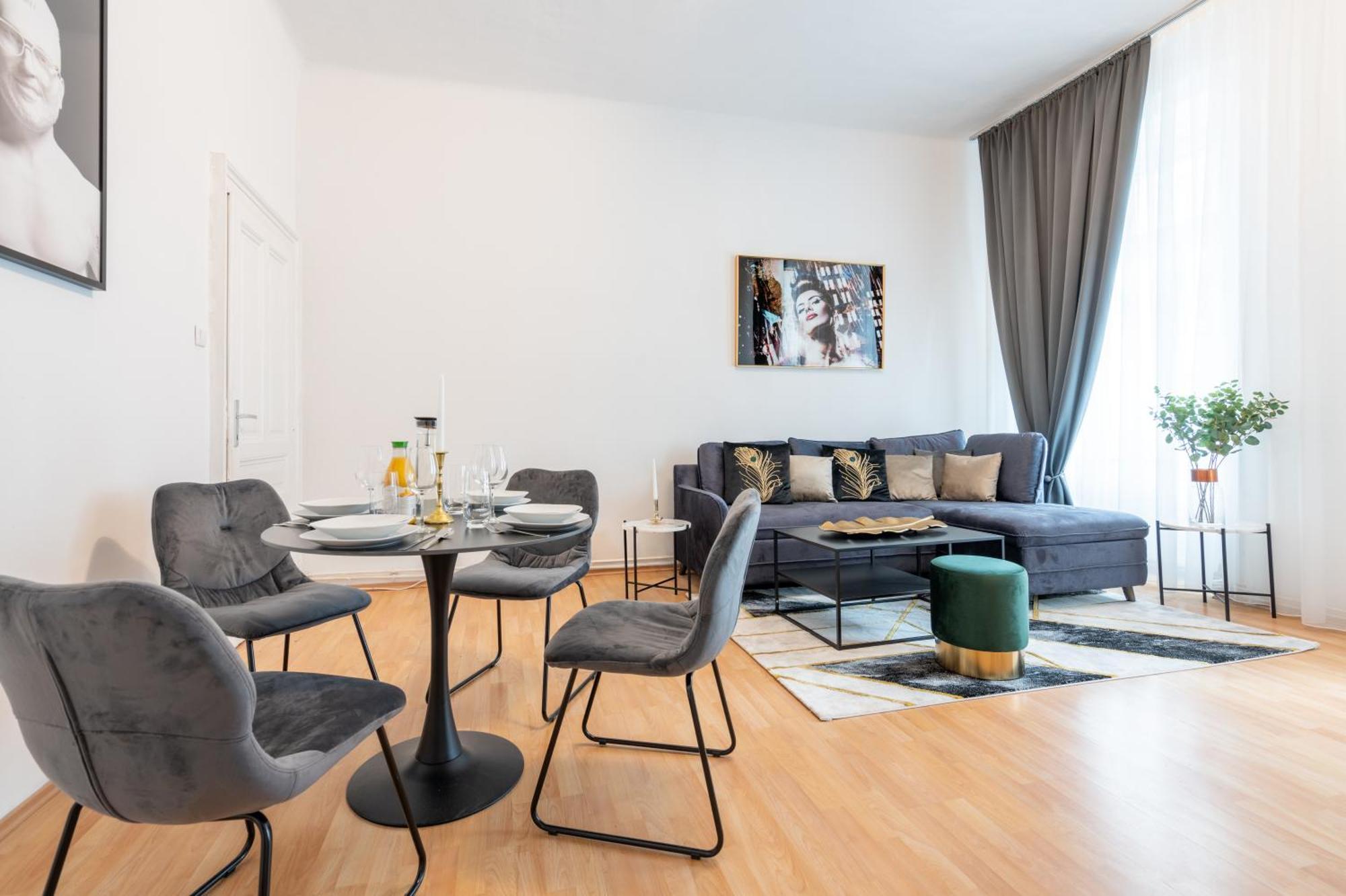 Ferris Wheel By Christiano Apartments Виена Екстериор снимка